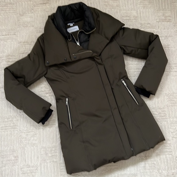 Sandova Gytha Asymmetrical Down Jacket with Inner Bib, Size Small, New condition - Picture 3 of 16